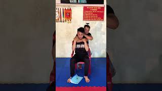 Cách Khống Chế Khi Bị Siết Cổ Sau #kungfu #vothuat #tuve #shorts