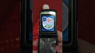 Ретро телефон Motorola Razr V3 (2004)