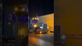 Heavy Haul Peterbilt 389 gets washed at the Blue Beacon  #heavyhaul  #peterbilt #truckwash