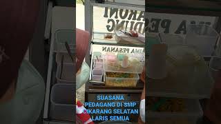 PEDAGANG DEPAN PINTU SMP CIKSEL TURKY FUTSAL LARIS BANGET