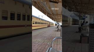 20907- Sayaji Nagari Superfast Express (DDR - BHUJ) #youtubeshorts #indianrailways.