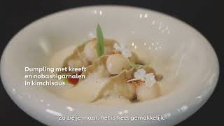 Dumpling met kreeft en nobashigarnalen in kimchisaus door Yves Mattagne