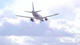 Clickair A-320 landing at Barcelona with crosswind