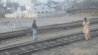 PAKISTAN RAILWAYS: 12 DN HAZARA EXPRESS ARRIVED AT MEHRABPUR RAILWAY STATION