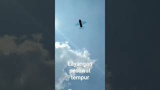 layang layang pesawat tempur