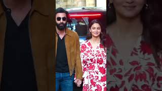 Alia Bhatt Ranbir Kapoor at Shashi Kapoors House for Christmas Party  #aliabhatt #ranbirkapoor