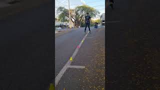 slalom com patins inline