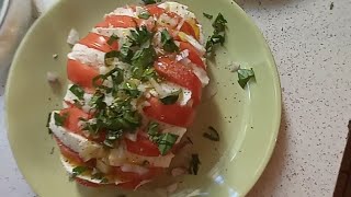 Côté cuisine,  entrée : Tomate 🍅 accordéon