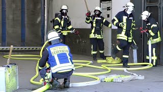 Schwelbrand im Gabelstapler-Ladegerät (Balve, Mellen, Langenholthausen)