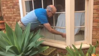 Reputty timber window repairs