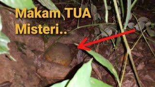 Meraba Makam Tua Misteri