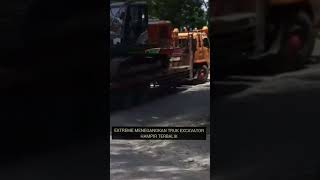 Extreme Menegangkan Detik Detik Truk Excavator Hampir Terbalik #shorts