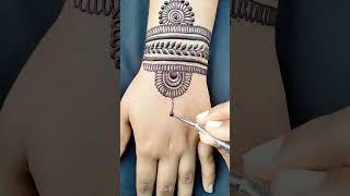 New 🥰 Stylish Back Hand Mehndi Design #shorts #mehndi #mehndidesign #viral #stylishmehndi