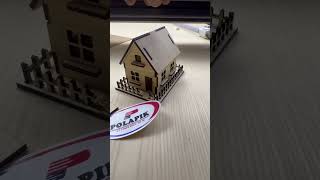 Miniatur rumah dari bahan triplek tikut serat jati 3mm.