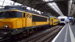 NS 1751+DDM-1 7213 'Dolfijn' komen aan op Amsterdam Centraal