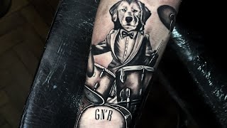 Tattoo de Cachorro tocando bateria 🥁 Tatuagem masculina no braço