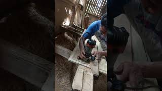 cara buat pariasi pintu kayu