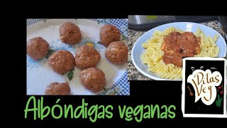 ALBÓNDIGAS VEGANAS CON PREPARADO GREENFORCE DE MÜLLER (+ BONUS TEMPEH CON SALSA DE CACAHUETE)