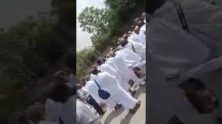 پشاور ایئرپورٹ کے باہر حاجیوں کا احتجاج جاری