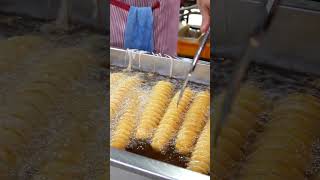 吃松脆的旋风土豆街头小吃 Non Stop Eating Crunchy Spiral Potato Tornado Potato Street Food Malaysia