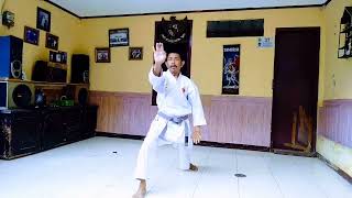 mbah tua ke abisan napas ,belajar kata shisochin KARATE GOKASI