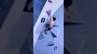 Tırmanıcıdan şaşırtıcı hareketler Amazing moves from a climber