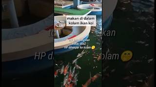 Tempat nongkrongnya keren‼️makan di dalam kolam ikan koi😁