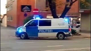 *OLD* Police van with lights in Tartu / Politsei vilkuritega