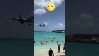 El piloto del avión quería impresionar a los turistas pero...