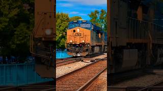 #CSX #freighttrain rolls past the #railfans #trainwatching in downtown #Ashland, Virginia.