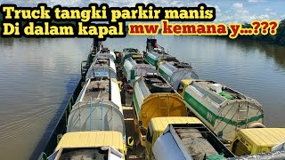 Truck tangki CPO parkir cantik di atas kapal