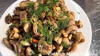 VietNam Mama Cooking - khấu đuôi chiên giòn / Crispy fried pork belly.