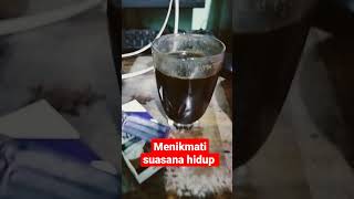 Menikmati hidup dengan ngopi