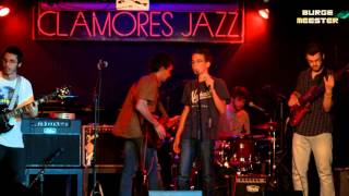 Johnny B. Goode - Burge Meester, Sala Clamores