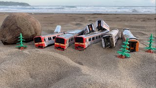 Mencari dan Merakit Kereta Api Listrik KRL Commuterline,dan Gerbong Panjang Yang Terkubur Di Pantai