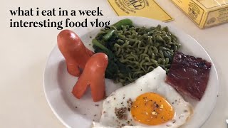 interesting food i ate vlog / green instant noodles, sweet potato pumpkin bread, kulai red bean bun