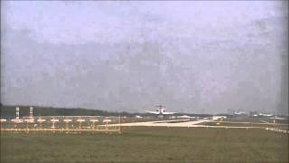 CRJ7 Lufthansa @FRA landing RWY07L creating impressive wake turbulence