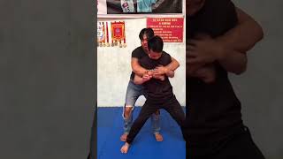 Cách Khống Chế Khi Bị Ôm Sau #kungfu #vothuat #tuve #shorts