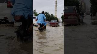 Tariq Road Society Graveyard k Samne Road par Barish ka Pani #rainupdate #weatherupdate @beepdottv