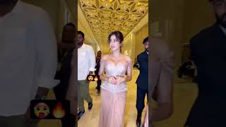 Omgg... Janhvi Kapoor looks stunning in Mumbai Film Festival 🔥😍