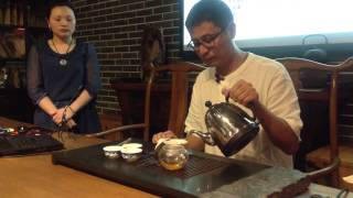 Puerh tea brewing technique lesson by Douji CEO Mr. Chen (Part 2)