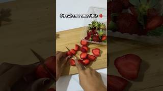 Simple & easy strawberry smoothie ✅🍓 #strawberries #smothie #shortsvideo #strawberry #explore