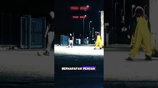 Seorang pria berhadapan dengan badut #shortvideo #shorts