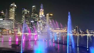 Spectra - A Light & Water Show, Singapore. Atraksi Air Mancur yang diiringi musik dan cahaya keren