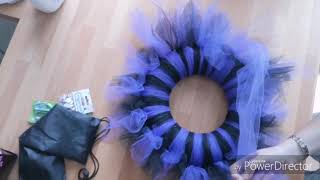 How to make a Halloween wreath!