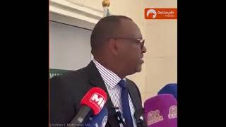 Wasiirk Warfaarinta ee Somaliland ayaa wax lag naxo ka yiri dadkii ku dhintay qaraxii Muqdisha