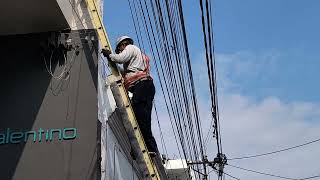 Retiraron cables en desuso en calle Alvarado, entre Buenos Aires e Ituzaingó