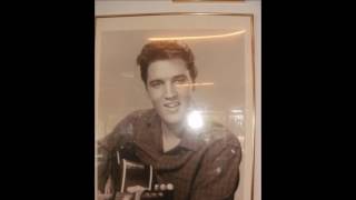 My Elvis Presley Restaurante in my City - Cant Help Falling in Love (Piano Version)