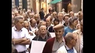 1989 - Catena umana di pensionati CGIL CISL UIL per l'aumento delle pensioni minime