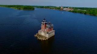 DJI Phantom3 Pro: Flight over the Hudson River, Hudson NY